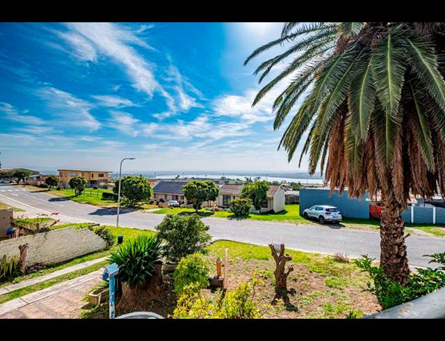 3 BEDROOM HOUSE FOR SALE IN HILLSIDE
